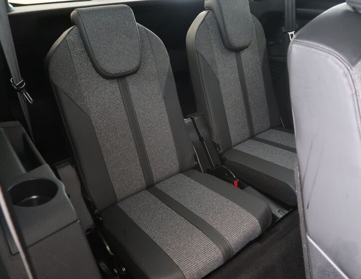 Peugeot 5008 13