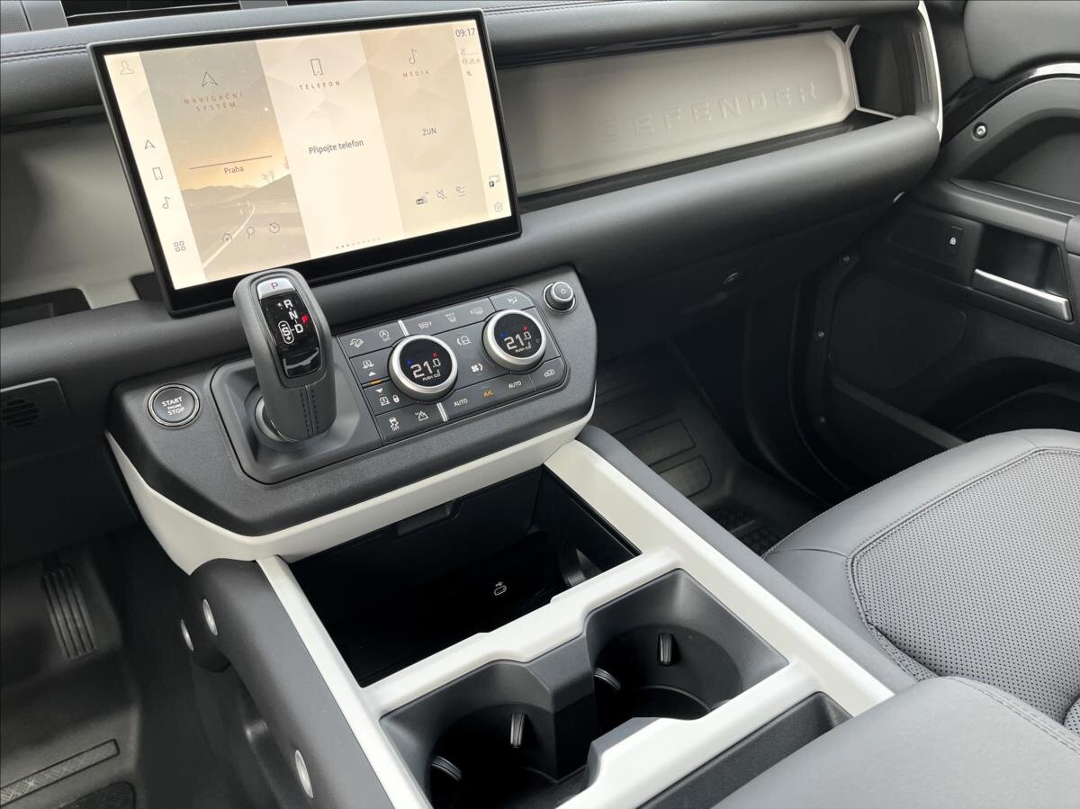 Land Rover Defender SUV / Terénní 3,0 l 147 kw