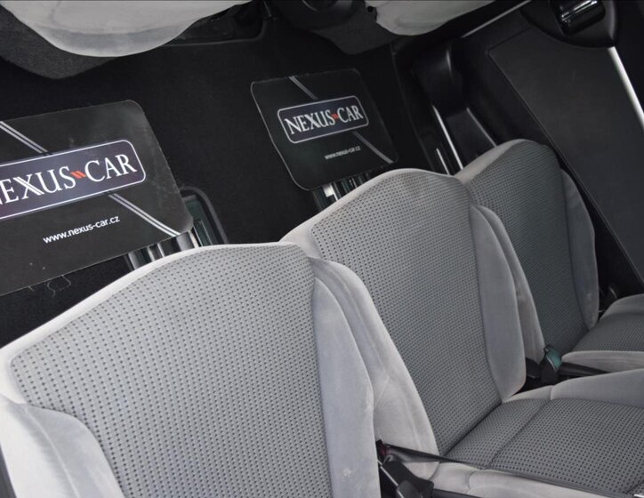 Peugeot 807 MPV 2,0 l 100 kw