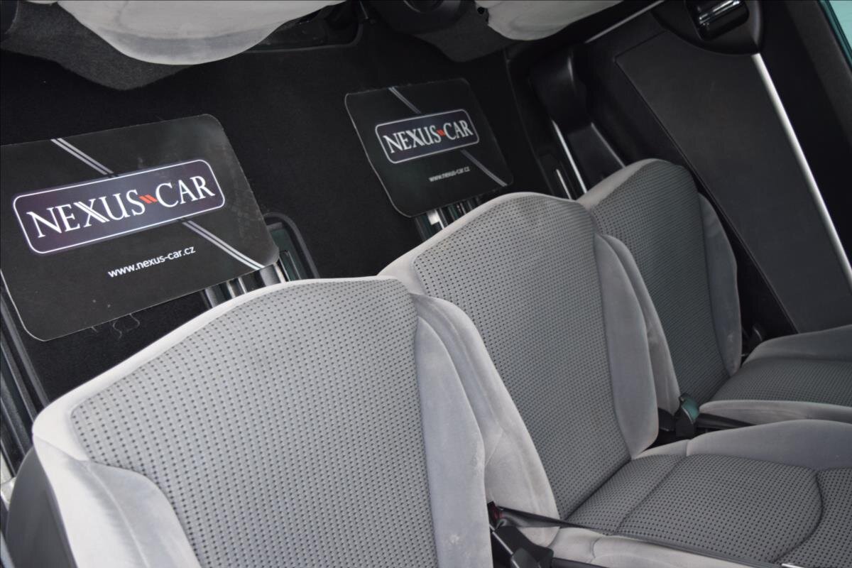 Peugeot 807 MPV 2,0 l 100 kw