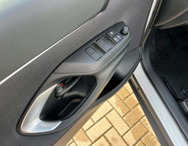 Toyota Yaris Cross SUV 1,5 l 68 kw