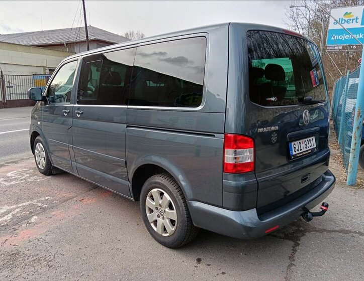 Volkswagen Multivan MPV 2,5 l 128 kw