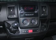 Peugeot Boxer Valník 2,0 l 120 kw