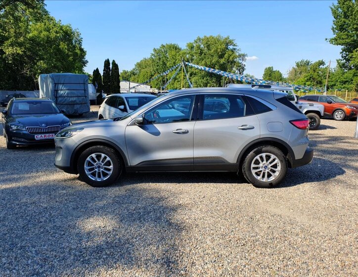 Ford Kuga SUV / Terénní 1,5 l 88 kw