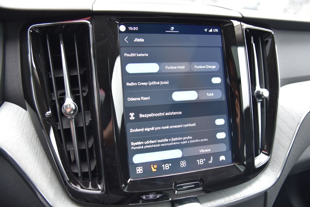 Volvo XC60 SUV / Terénní 2,0 l 186 kw