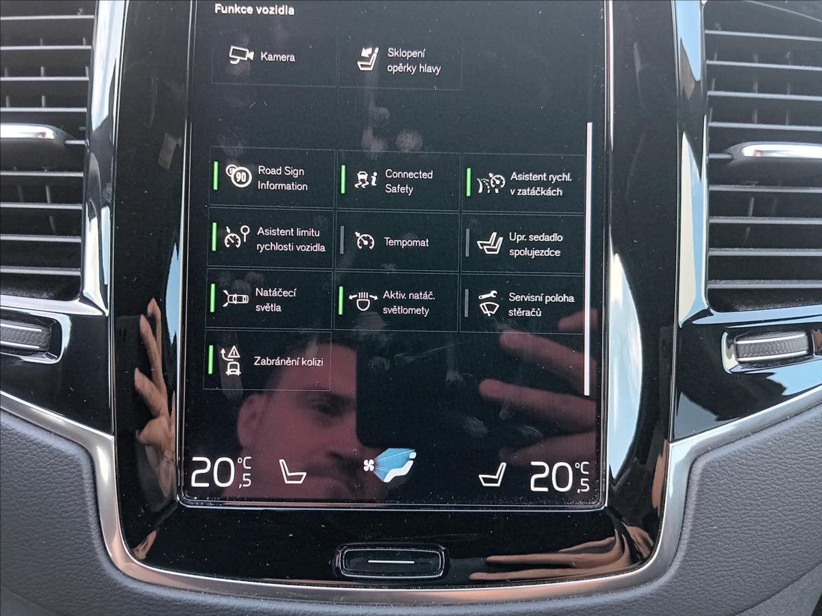 Volvo XC90 SUV 2,0 l 173 kw