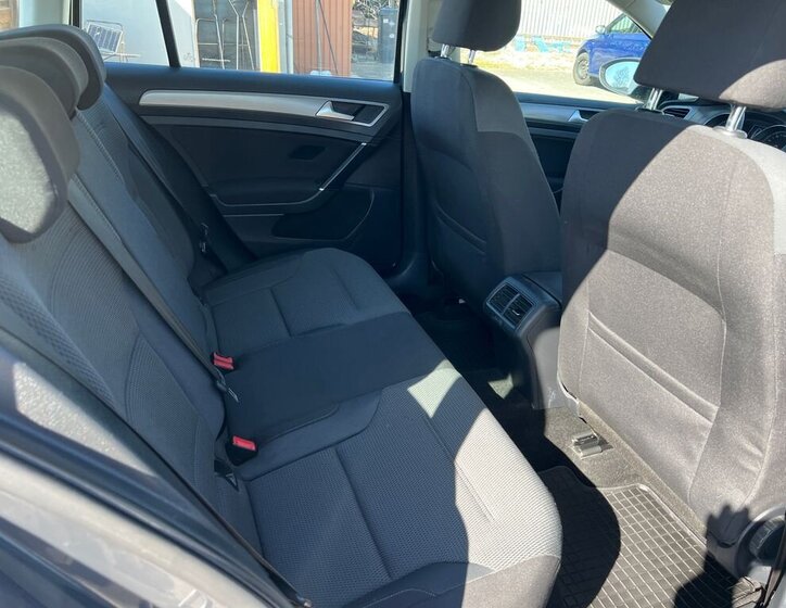 Volkswagen Golf Kombi 1,6 l 77 kw