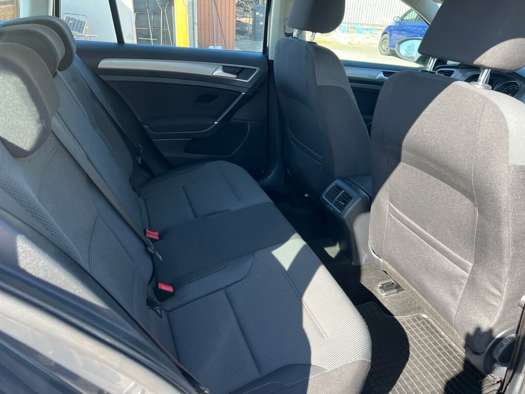 Volkswagen Golf Kombi 1,6 l 77 kw