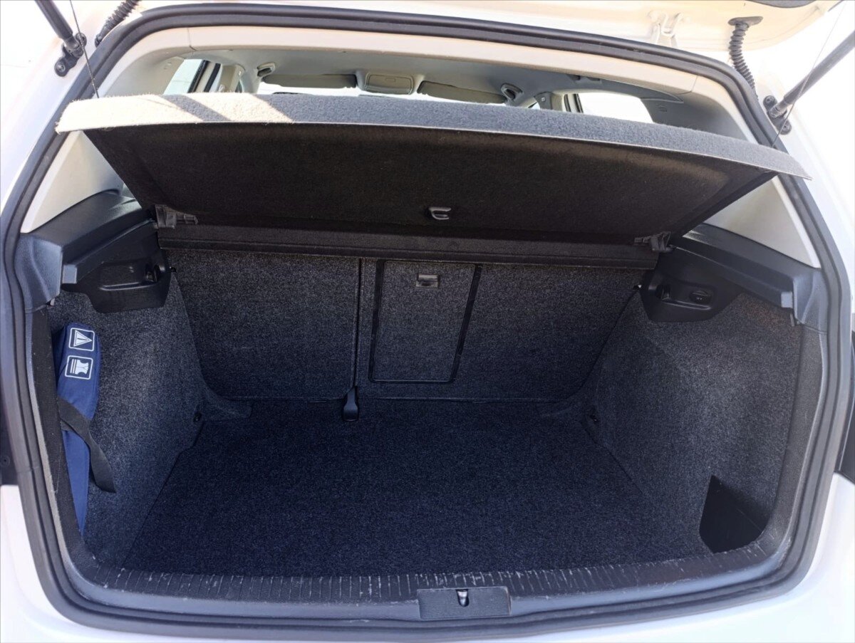 Volkswagen Golf Hatchback 1,6 l 77 kw