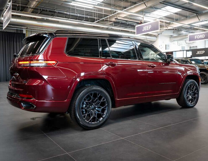 Jeep Grand Cherokee 8