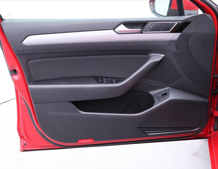 Volkswagen Passat 10