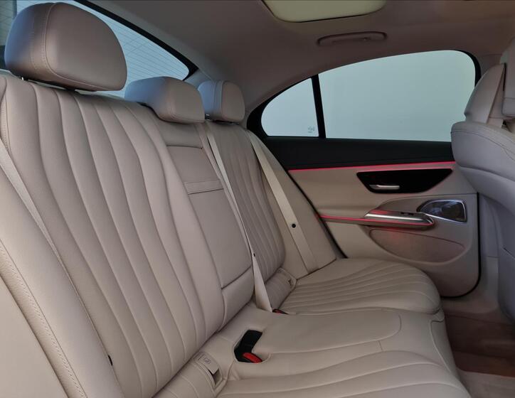 Mercedes-Benz Třídy E 18