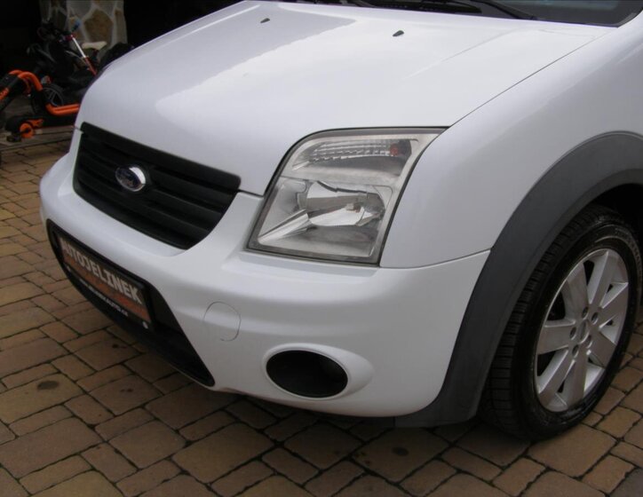 Ford Transit Connect 8