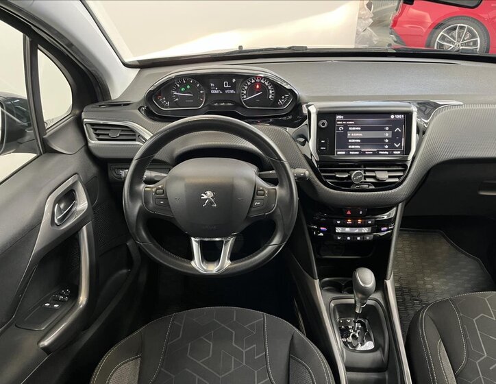 Peugeot 2008 5