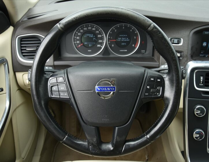 Volvo V60 Kombi 2,0 l 120 kw