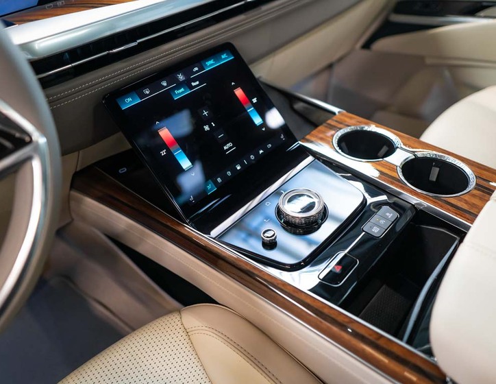 Cadillac Escalade 28