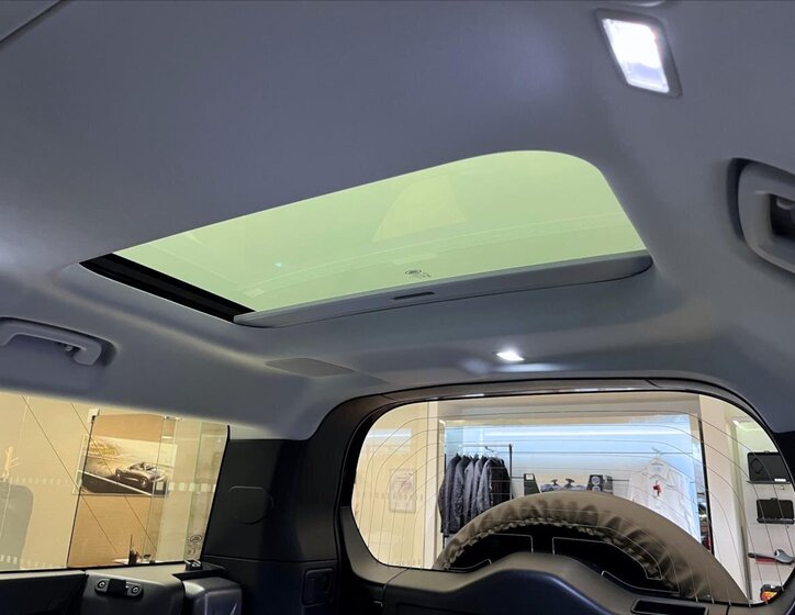 Land Rover Defender SUV 0,0 257 kw