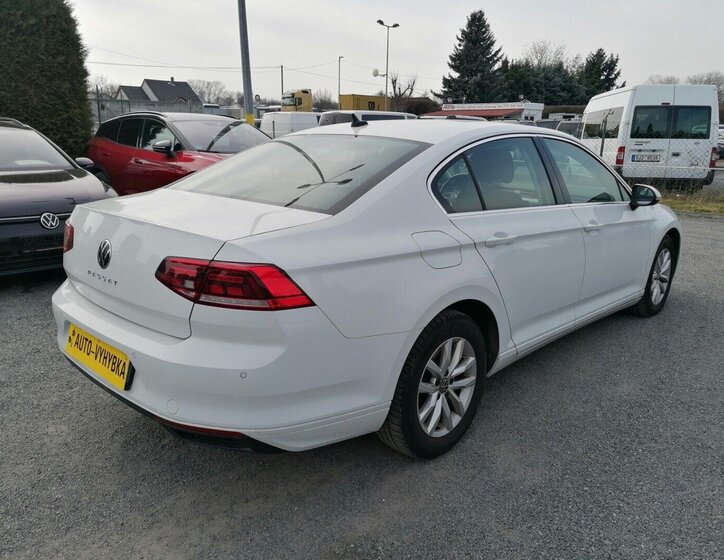 Volkswagen Passat Sedan / Limuzína 1,5 l 110 kw