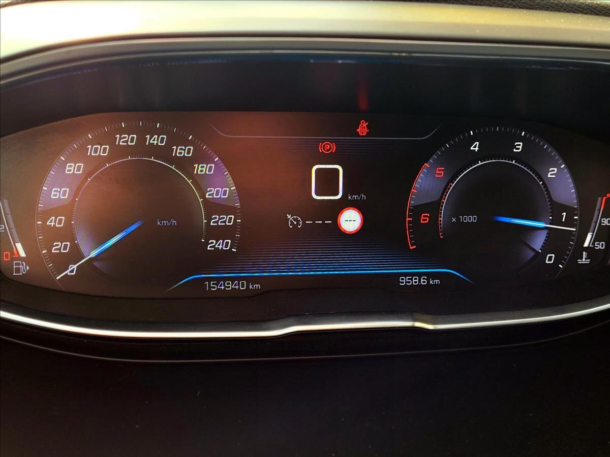 Peugeot 3008 SUV / Terénní 1,5 l 96 kw