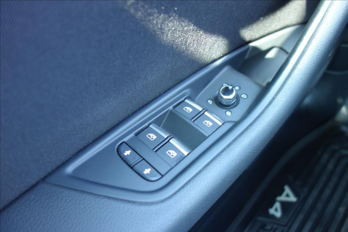 Audi A4 Sedan / Limuzína 2,0 l 110 kw
