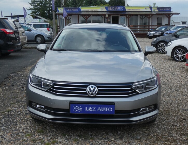 Volkswagen Passat 2