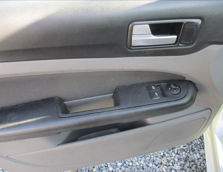 Ford Focus Kombi 1,6 l 74 kw