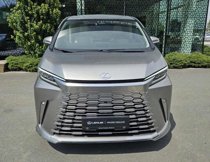 Lexus LM 350h VAN / Minibus 2,5 l 140 kw