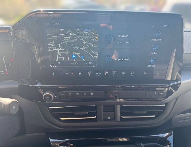 Ford Tourneo Custom 9