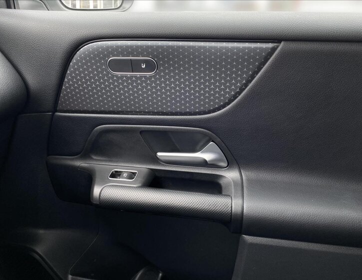 Mercedes-Benz GLB SUV 2,0 l 140 kw