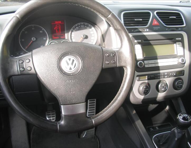 Volkswagen EOS 9