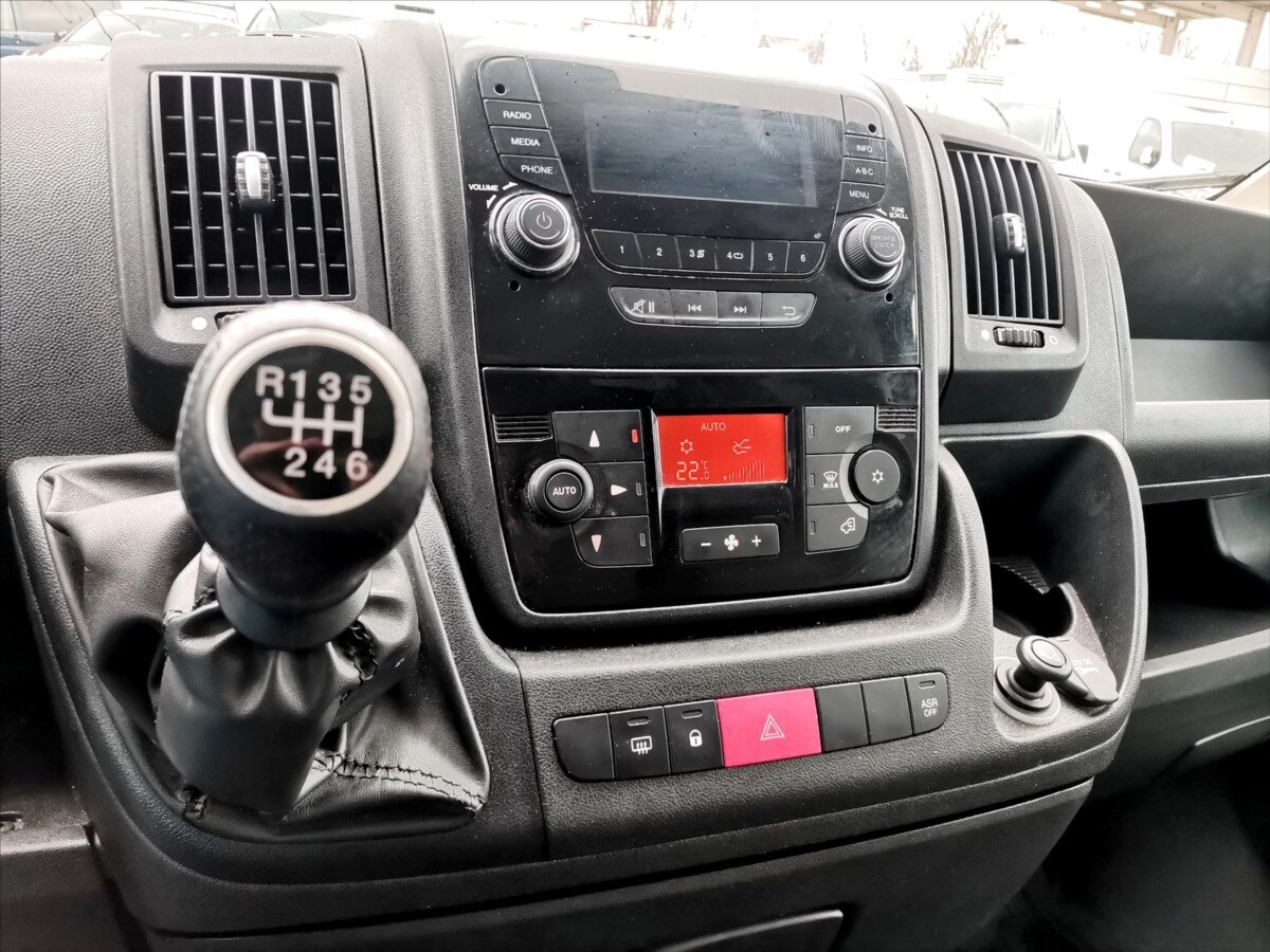 Peugeot Boxer Valník 2,0 l 120 kw