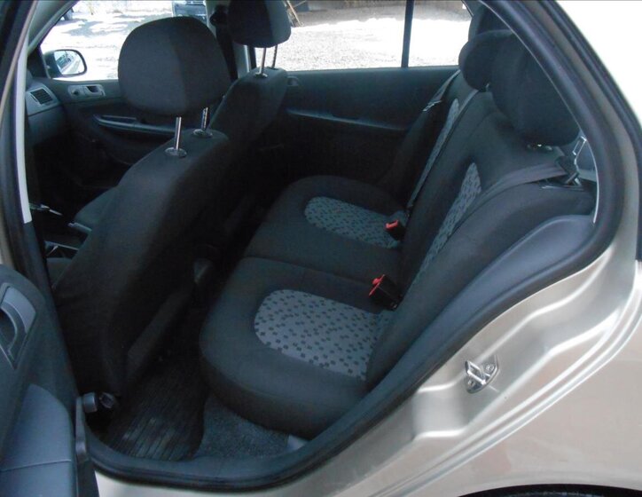 Škoda Fabia Sedan / Limuzína 1,2 l 47 kw