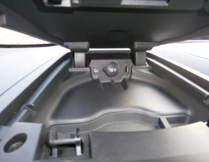 Ford Tourneo Custom Kombi 2,0 l 96 kw