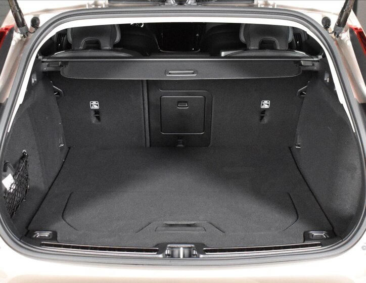 Volvo V60 Kombi 2,0 l 145 kw