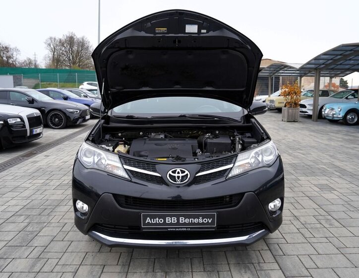 Toyota RAV4 SUV / Terénní 2,0 l 91 kw