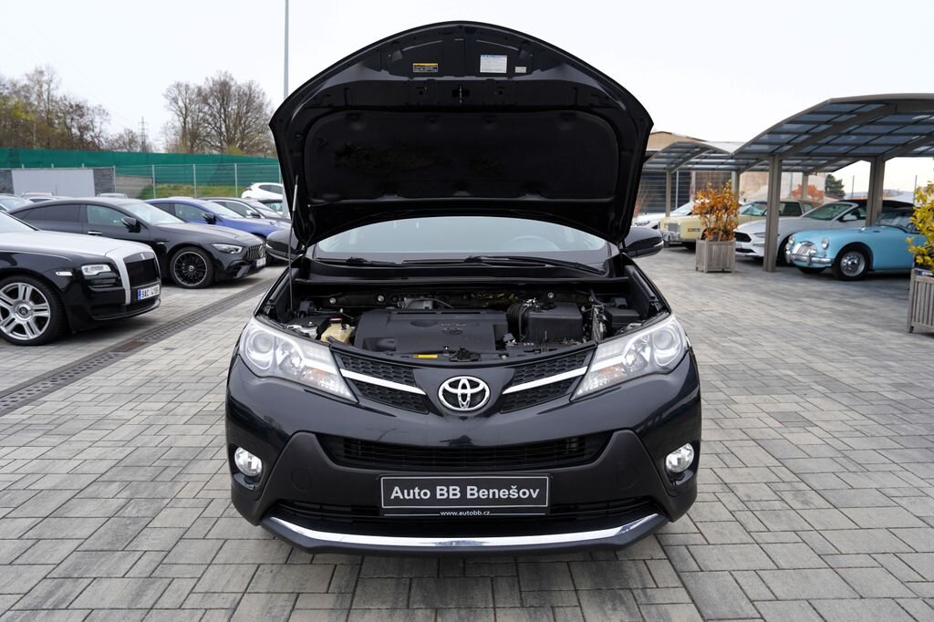 Toyota RAV4 SUV / Terénní 2,0 l 91 kw
