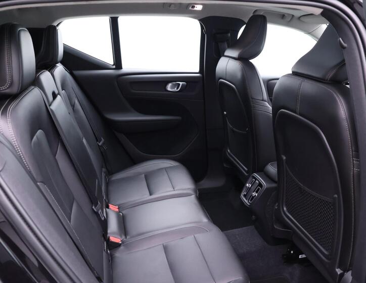 Volvo XC40 13