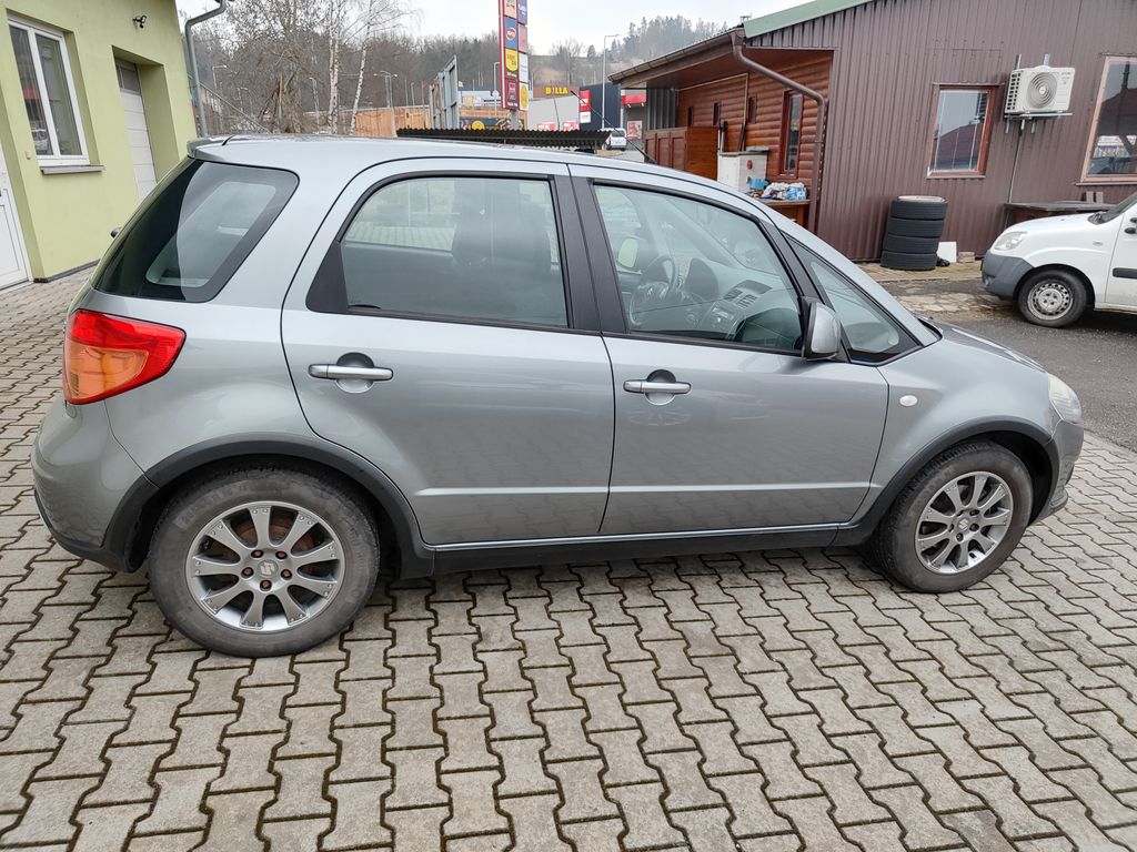 Suzuki SX4