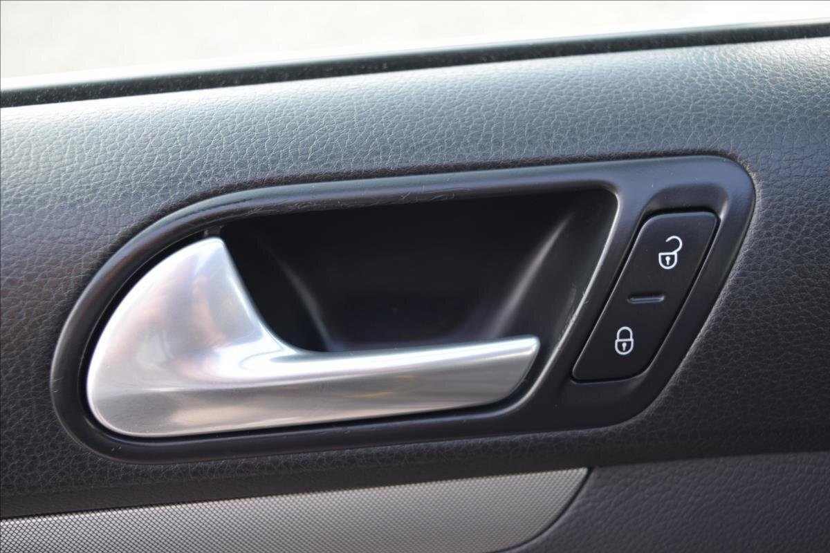 Volkswagen Golf Kombi 1,6 l 75 kw