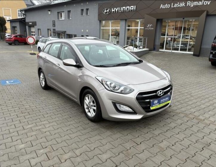 Hyundai i30 Kombi 1,6 l 99 kw