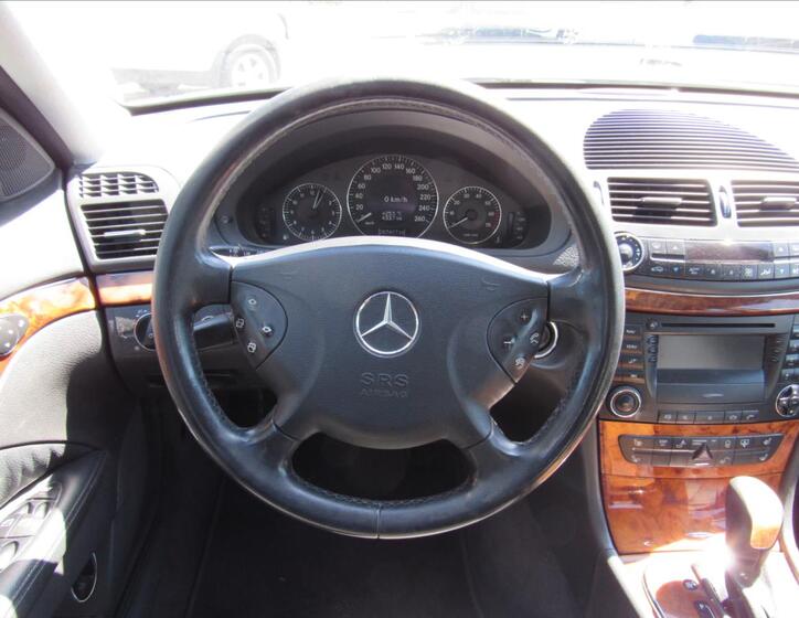 Mercedes-Benz Třídy E 12