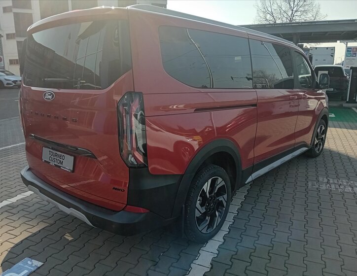 Ford Tourneo Custom Kombi 2,0 l 125 kw