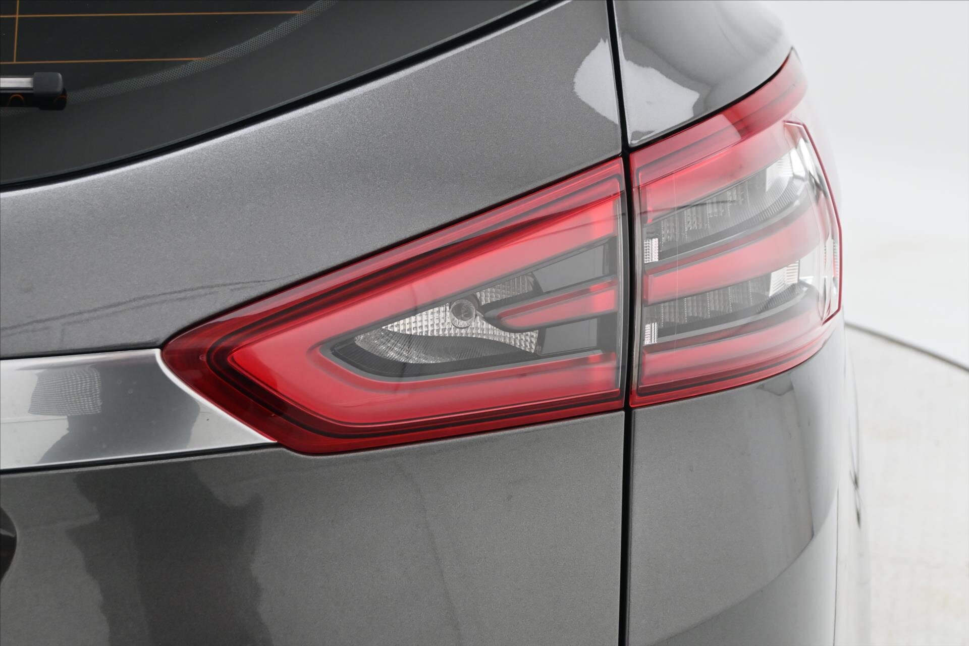 Ford S-MAX MPV 2,0 l 140 kw