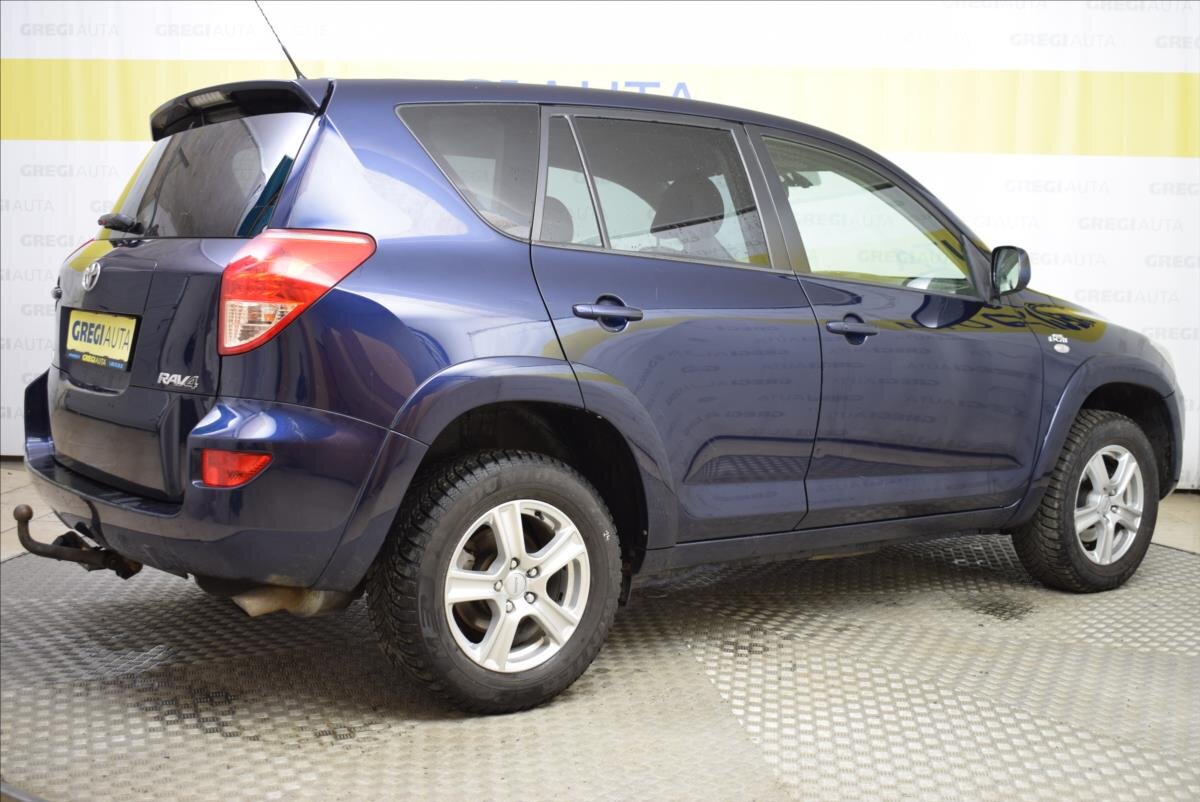 Toyota RAV4 SUV / Terénní 2,2 l 130 kw