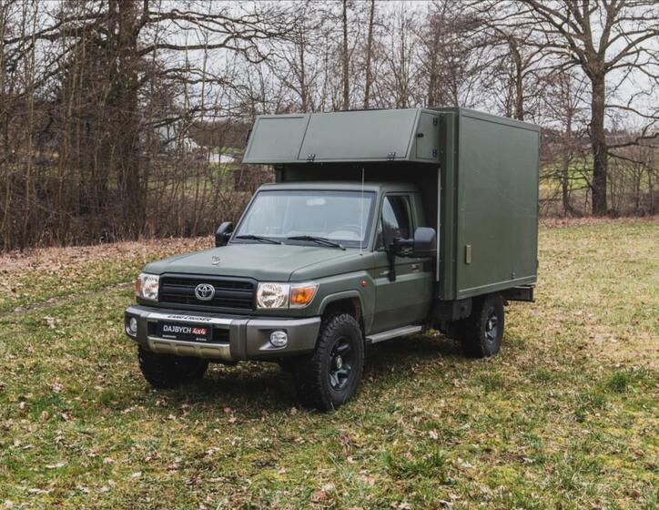 Toyota Land Cruiser 7