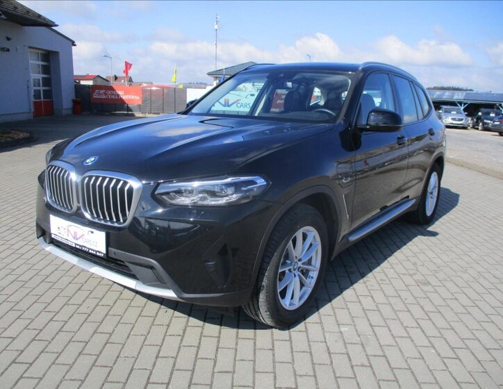 BMW X3 SUV / Terénní 2,0 l 215 kw