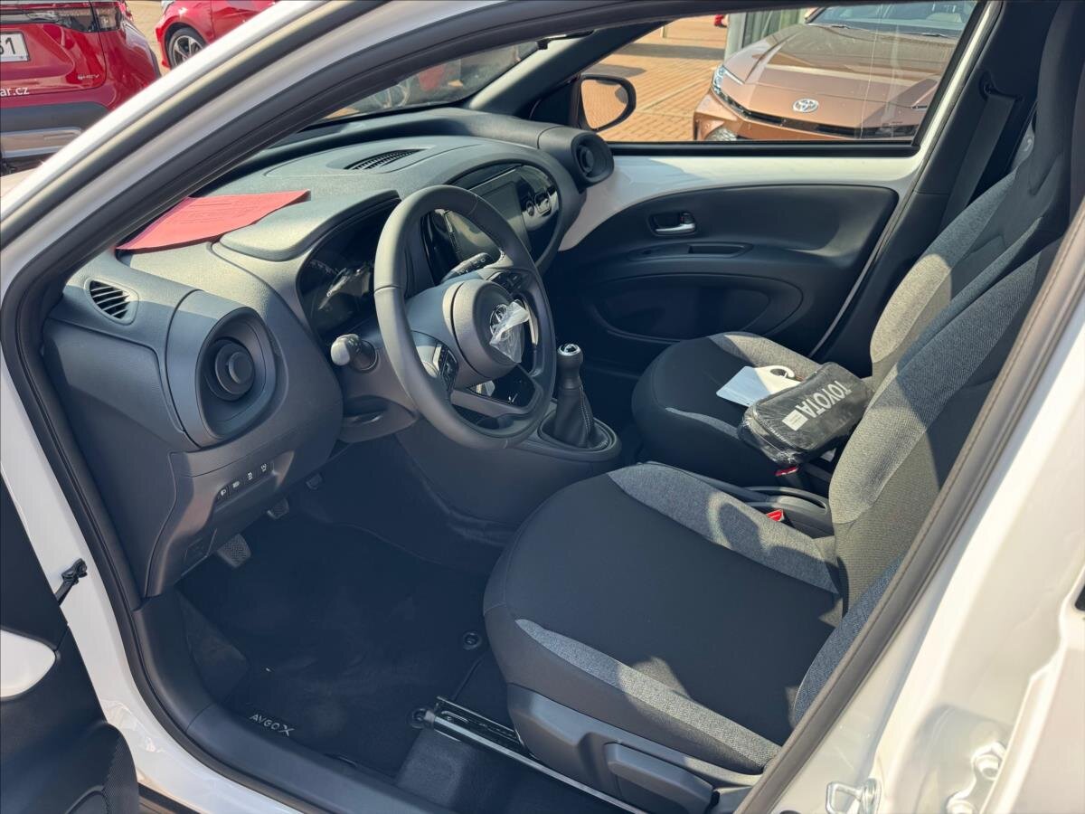 Toyota Aygo Hatchback 998,0 53 kw