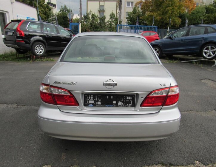 Nissan Maxima Sedan / Limuzína 2,0 l 103 kw
