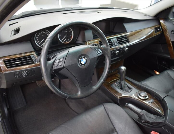 BMW Řada 5 Kombi 3,0 l 170 kw