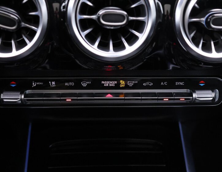 Mercedes-Benz GLA SUV / Terénní 2,0 l 165 kw